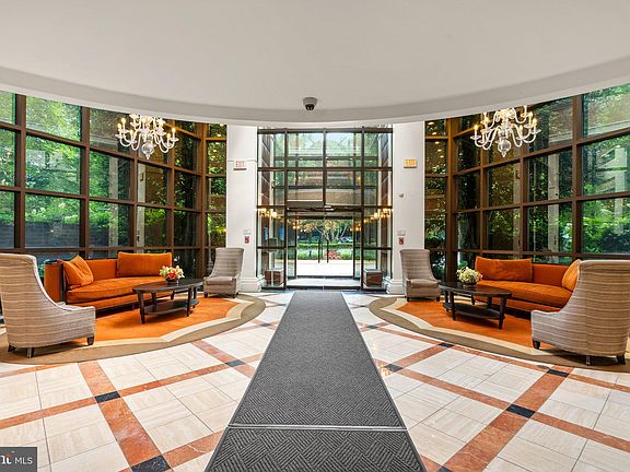 3rd image of 10101 Grosvenor Pl APT 805