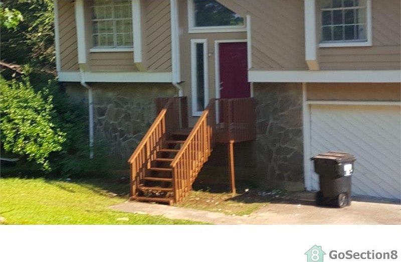 2nd image of 115 Splitwood Ln