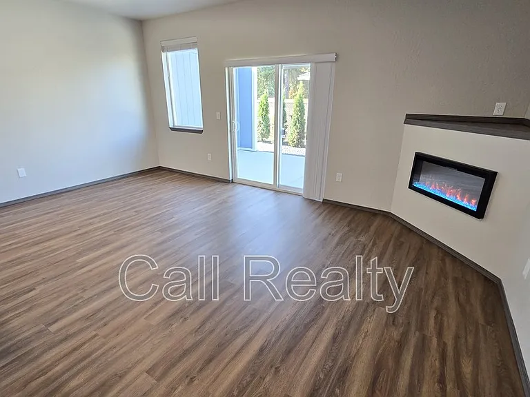 308 S Clinton Rd — Photo 5