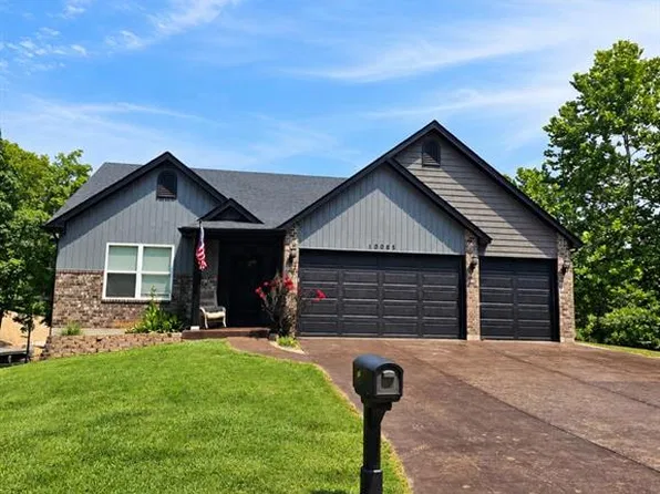 10085 Waterford Dr, Hillsboro, MO 63050