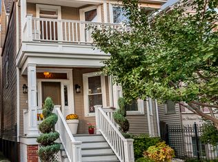 1908 W Oakdale Ave, Chicago, IL 60657