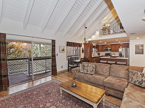 5th image of 596 Villa Grove Ave