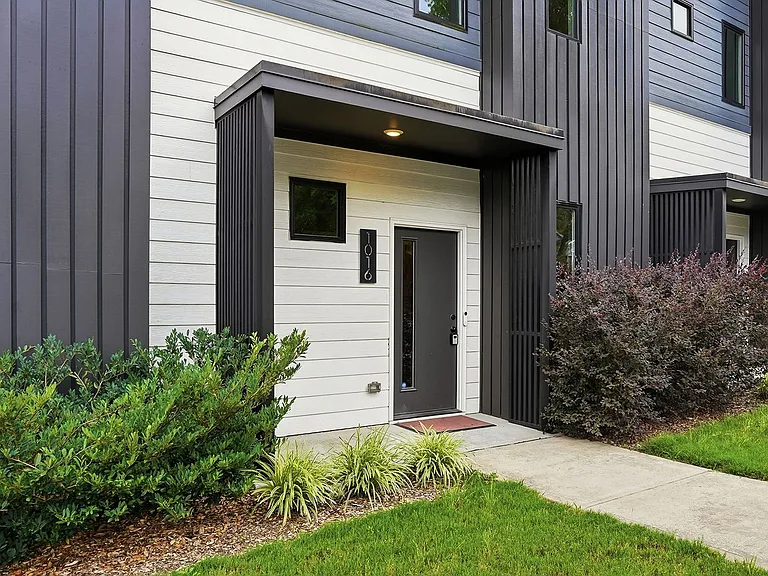 1016 Tipton St — Photo 3