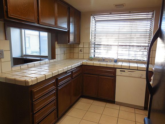4th image of 8-1510 W 146th St #8
