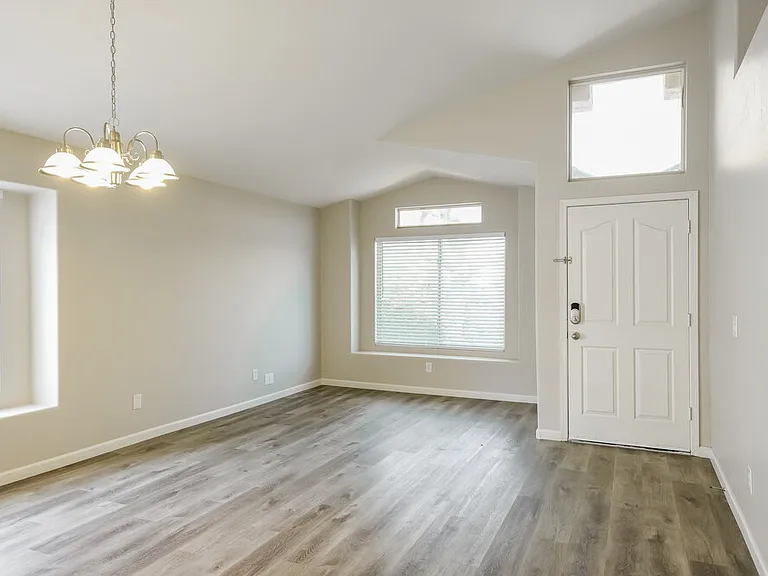 20428 N 9th St — Photo 5