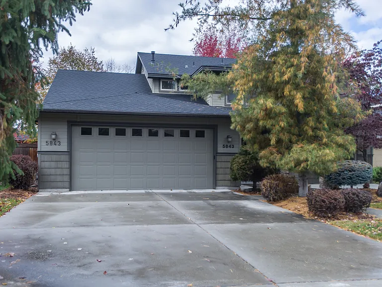 5843 N Morpheus Way — Photo 2