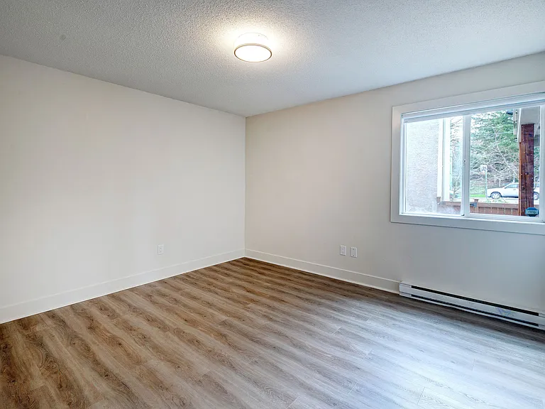 2861 Quadra St #2861 — Photo 6