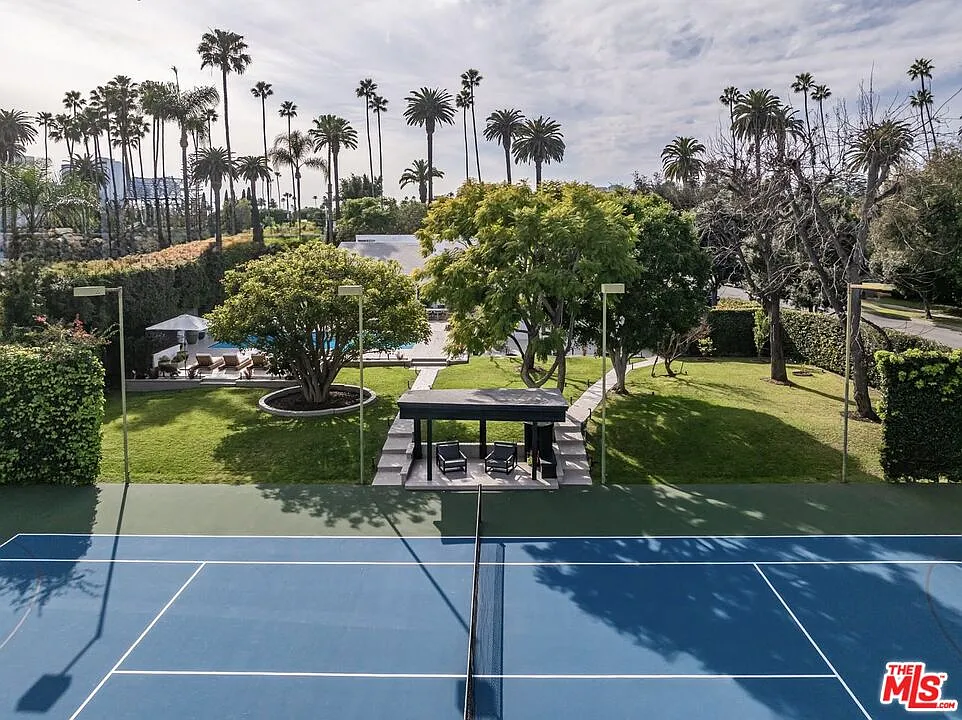 7 bed, 6.5 bath, 7000 sqft, $75,000 — Photo 4