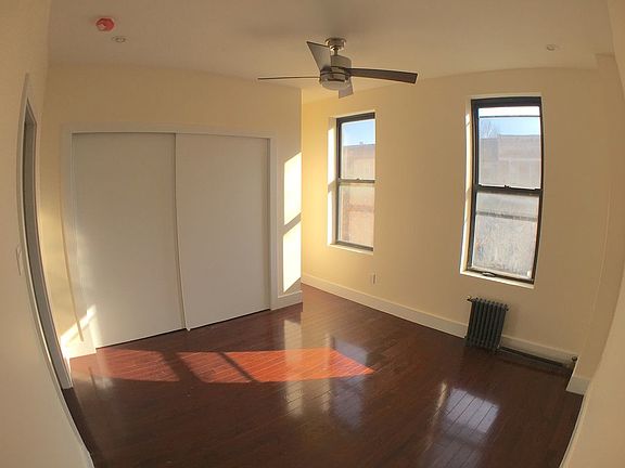 5th image of 223 Bainbridge St #2L2R