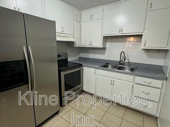 3rd image of 2859 S Meridian St APT A04