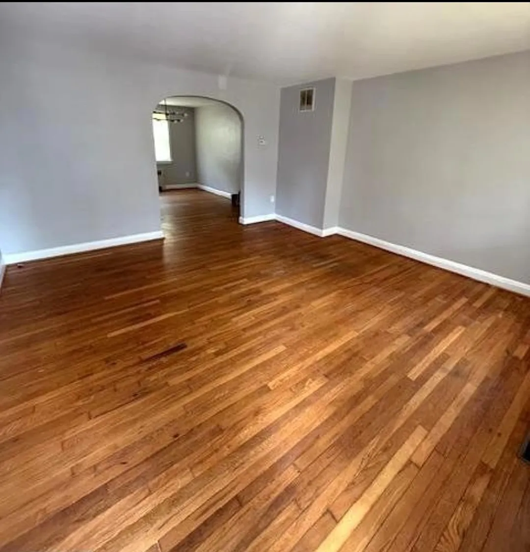 3 bed, 1216 sqft, $1,900 — Photo 2