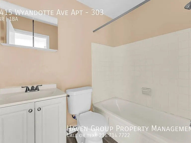 1415 Wyandotte Ave #303 — Photo 13