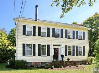 373 Campgaw Rd, Mahwah, NJ 07430