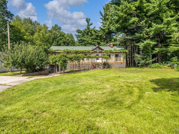 4211 Pruess Rd, Freeland, MI 48623