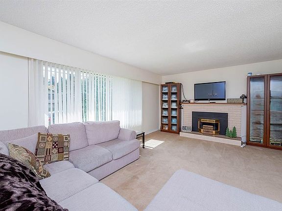 4th image of 11781 71a Ave