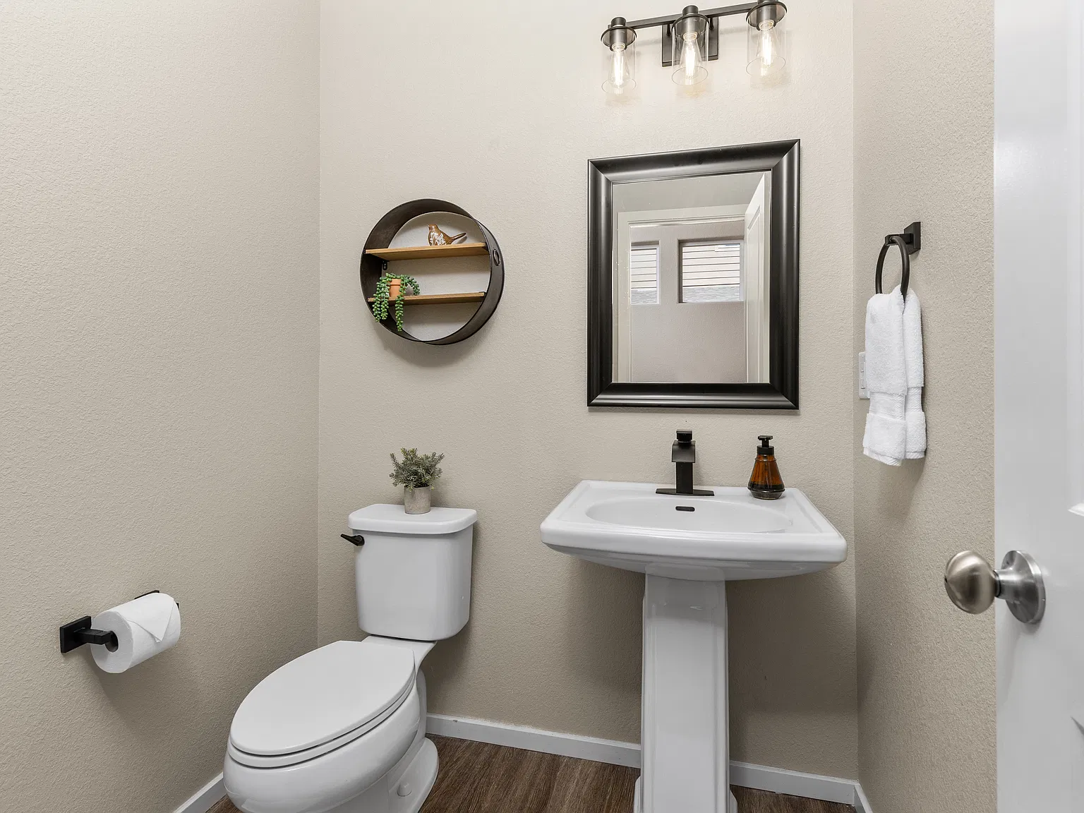3 bed, 2037 sqft, $2,500 — Photo 4