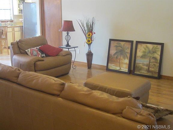 3rd image of 1510 Victory Palm Dr