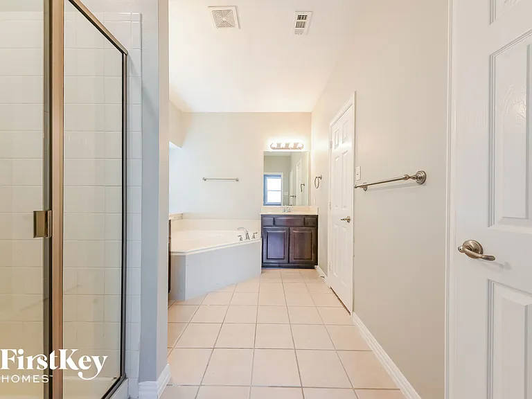 3108 Silver Creek Dr — Photo 10