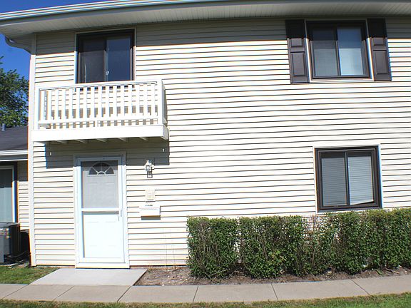 2nd image of 1446 Tonset Ln Unit 1446