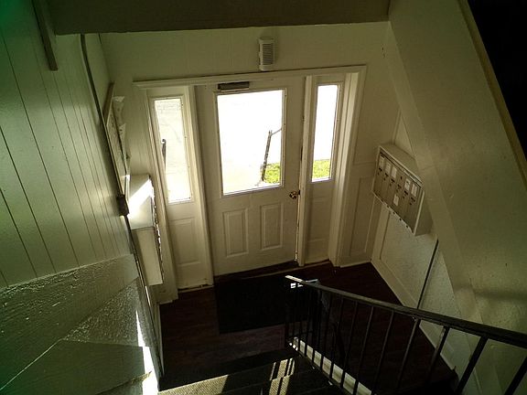 3rd image of 116 Hanley Ln #11