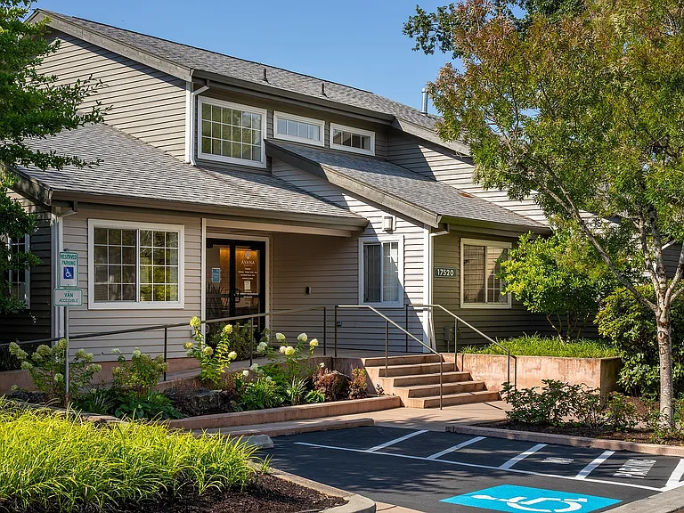 Avana Birch Pointe — Photo 34