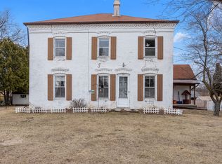 906 E Decorah Rd, West Bend, WI 53095