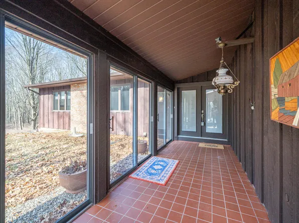4949 Crandall Rd, Battle Creek, MI 49017