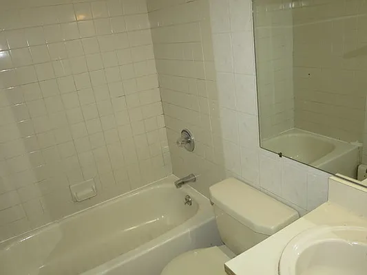 Rented by Target Realty Group | media 32