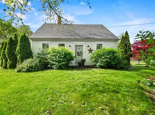 581 Middle Rd, Acushnet, MA 02743