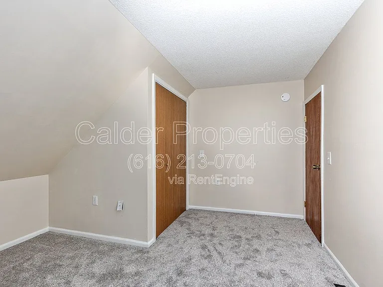 1031 Merrifield St SE — Photo 25