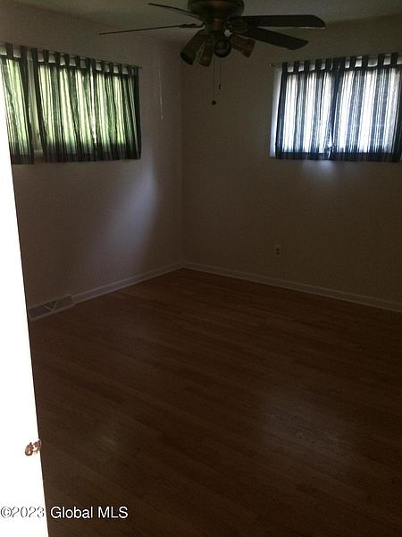 5th image of 32 Daytona Avenue