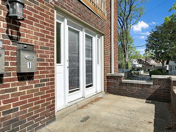 2nd image of 126 N Longworth Ave #2