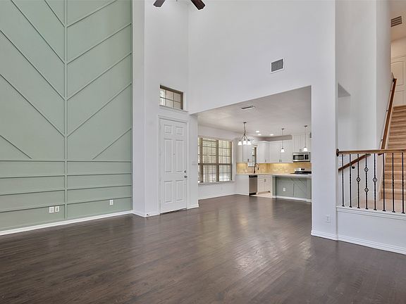 5th image of 611 Matthew Pl