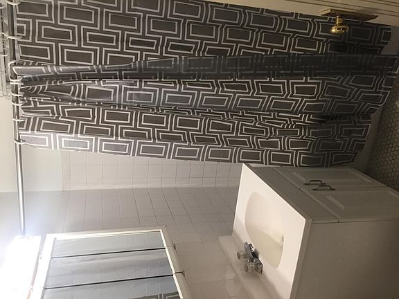 5th image of 2109 Oak Park Ave APT Ab