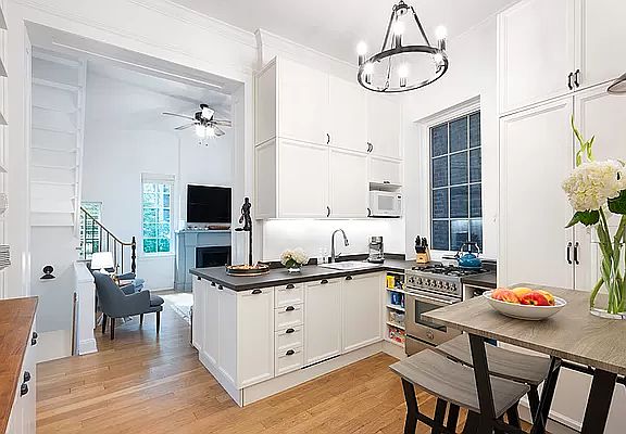 3rd image of 44 Morton St APT 1W