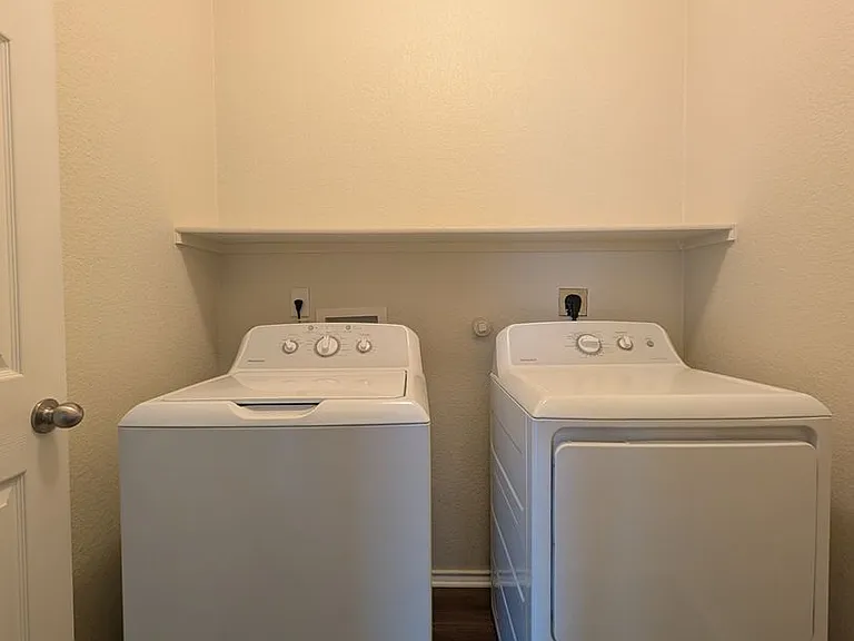 341 Placid Mdw — Photo 24