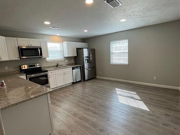 4th image of 17343 Western Hill Dr