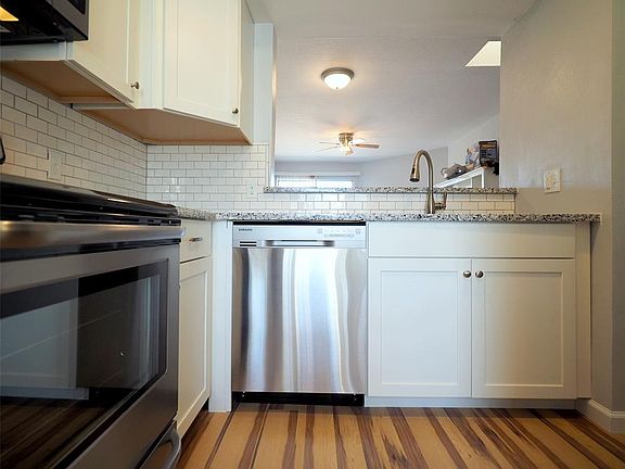 4th image of 18800 Egret Bay Blvd APT 902