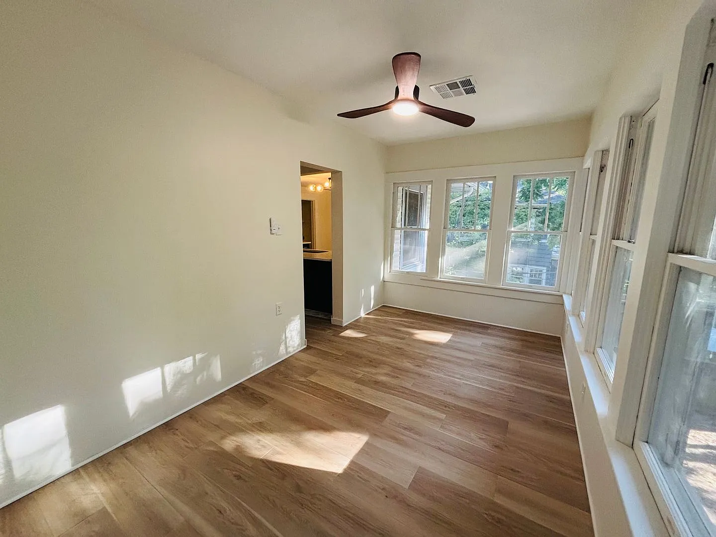 119 S Belmont St — Photo 4