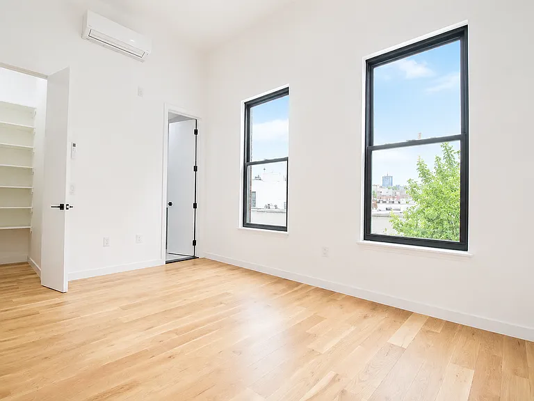 27-14 27th St #TOP — Photo 9