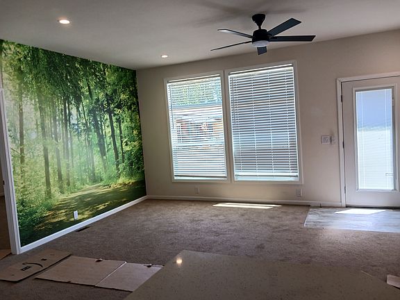 2nd image of 10048 Pioneer Ave