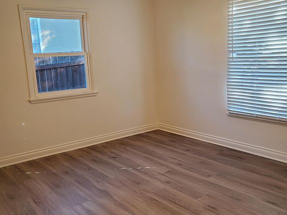 3rd image of 3545 Newton St