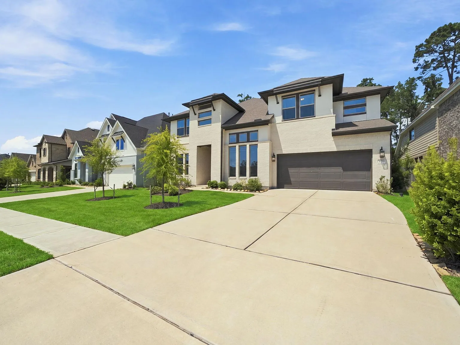 5 bed, 4.5 bath, 4680 sqft, $5,000 — Photo 3
