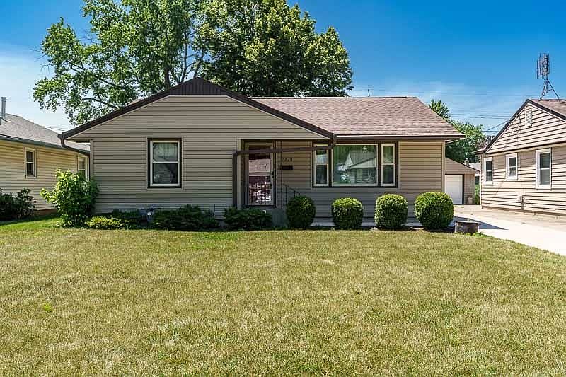 1st image of 2328 Sharon Ave