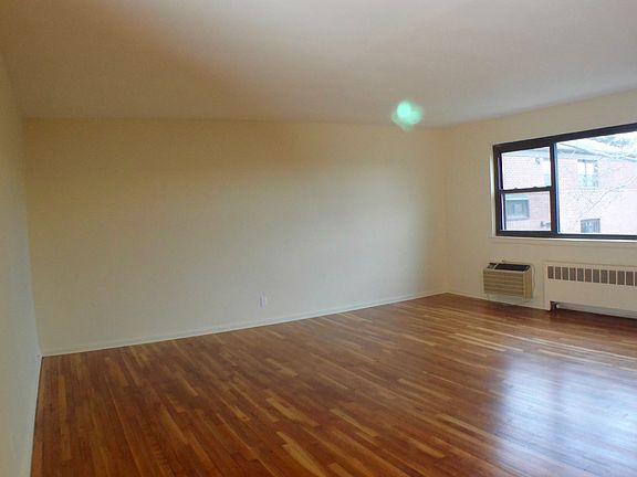 5th image of 19 Manor House Dr APT K22