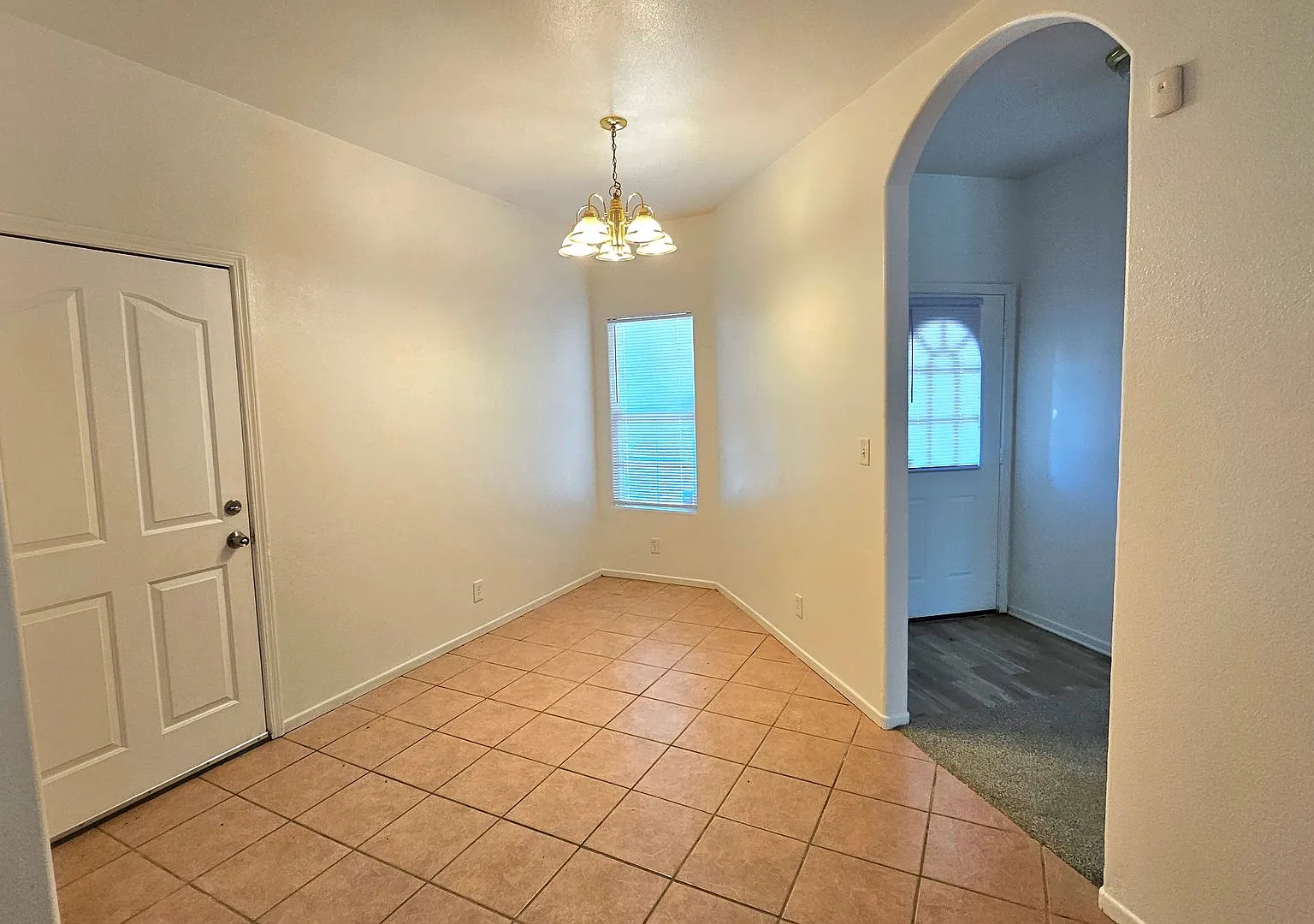 Charming Single-Family Home in Prime Location! — Photo 3