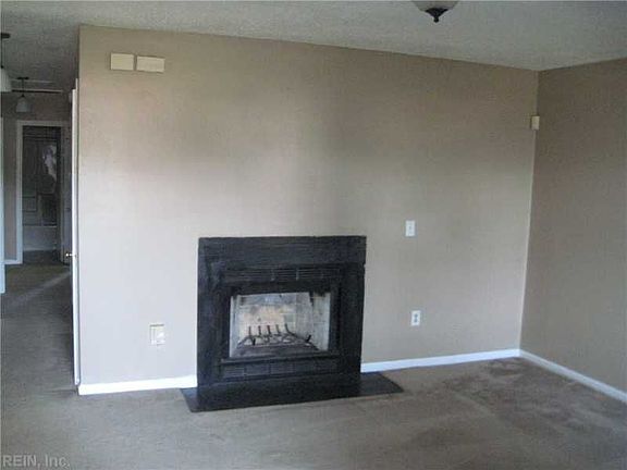 2nd image of 925 Avenue J #J
