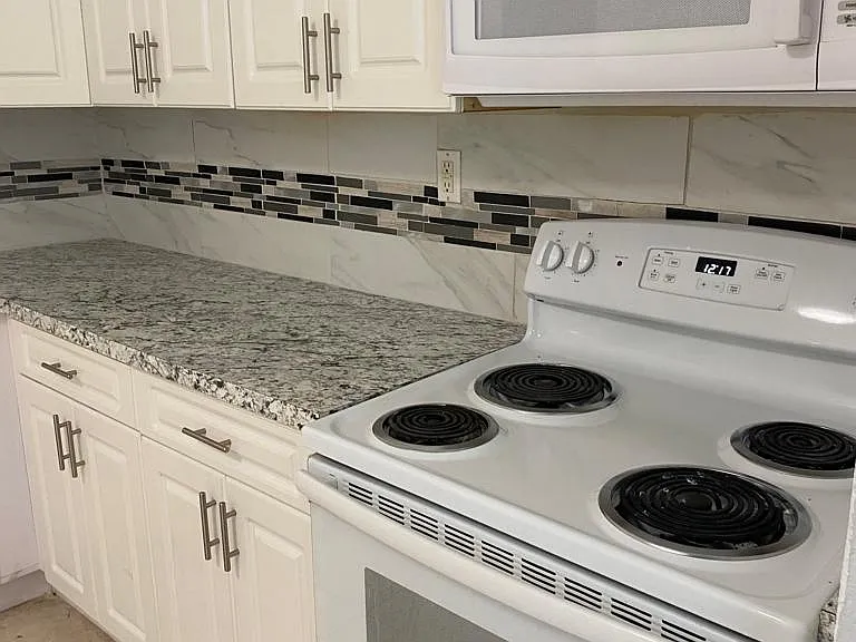 445 SW 27th Ave #205 — Photo 7