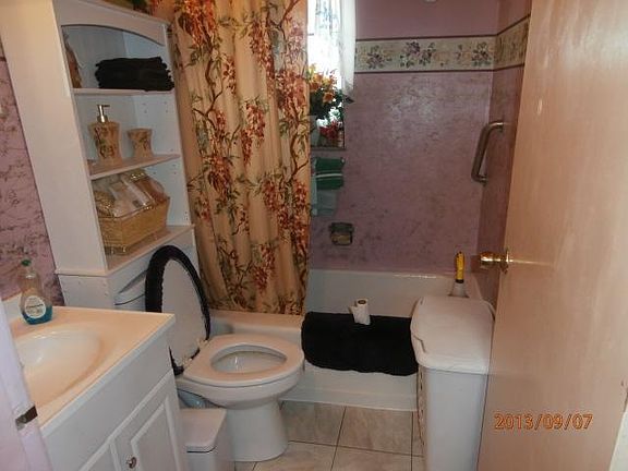 4th image of 754 Chamberlain Ave