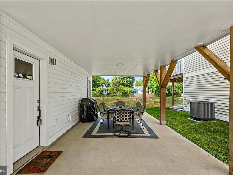 221 Wilder Ave — Photo 28